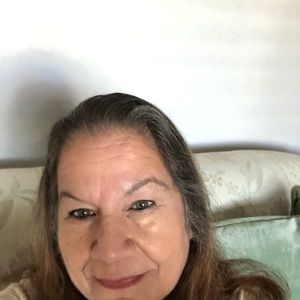 Meet your Posher, Estela